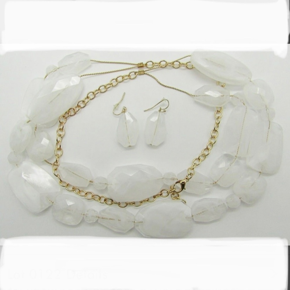 ICE WHITE SWIRLED FAUX STONE AND GOLD TONE NECKLACE & EARRING SET